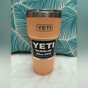 Peach YETI Rambler 30oz Tumbler Cup w/ Magslider Lid NEW